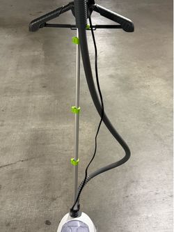 Upright Garment Steamer – Excellent Condition