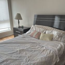 bedroom set with 2 nightstands 
