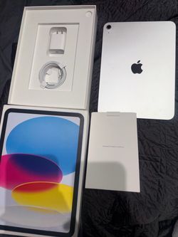 Apple iPad A16 Silver with Original Box and Accessories