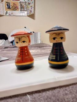 Kokeshi Japanese Bobble Head Dolls Pair