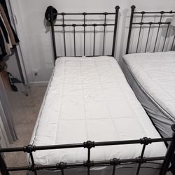 Twin Bed With Mattress 