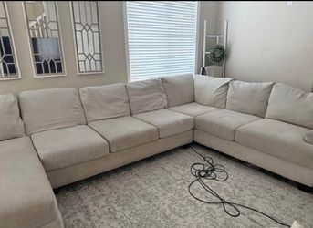 Sectional Couch with chase