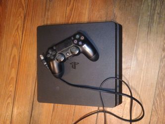 PS4 Slim 1 TB