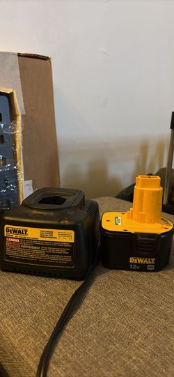 DeWalt Charger + 12V XRP Battery
