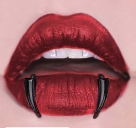 Vampire Teeth-lip Clips