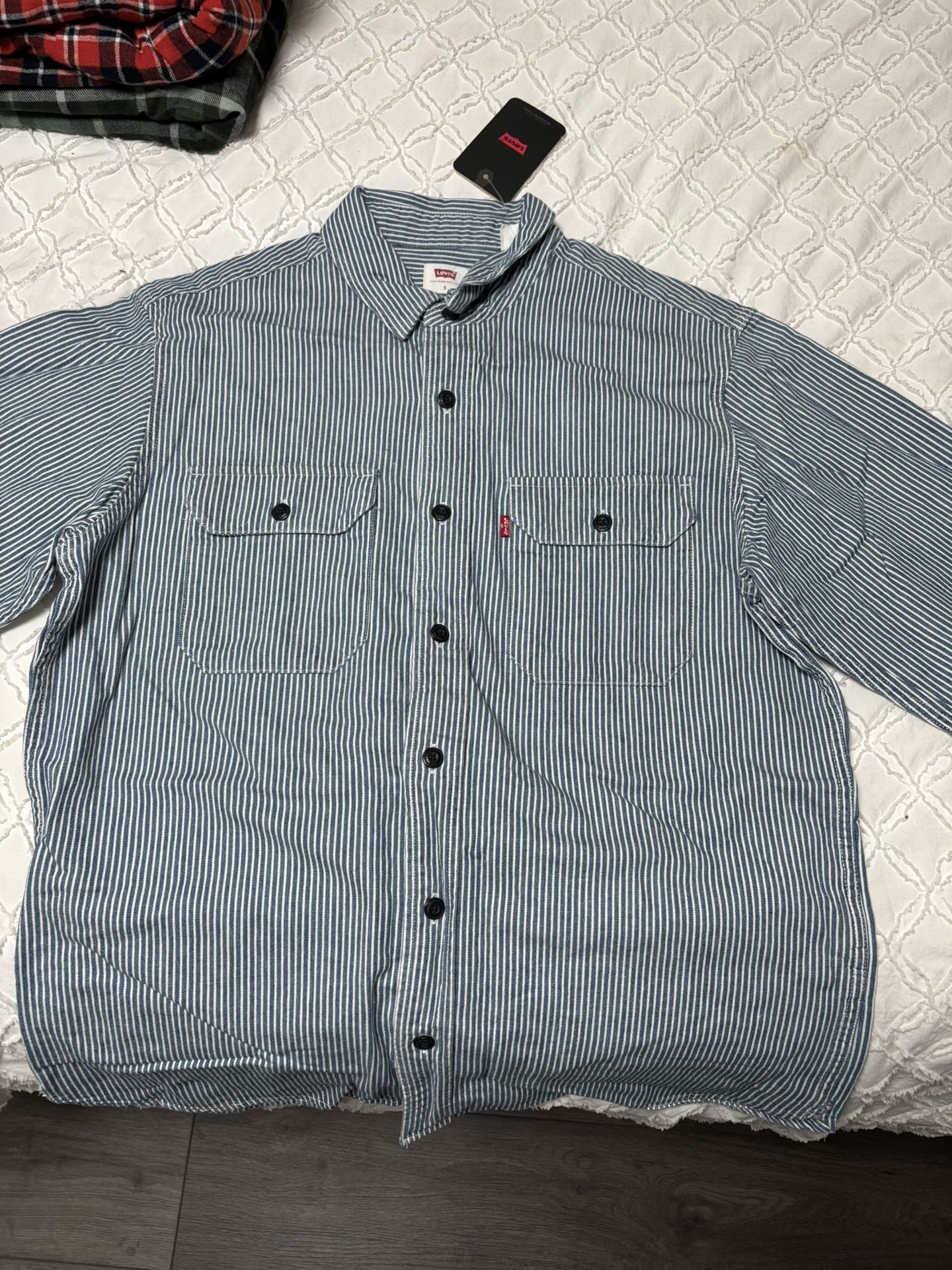 Levi’s Button up