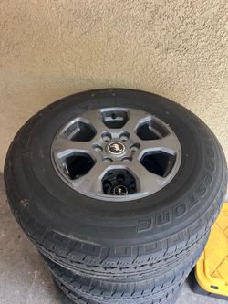 2022 Ford Bronco Rims and Tires 17s
