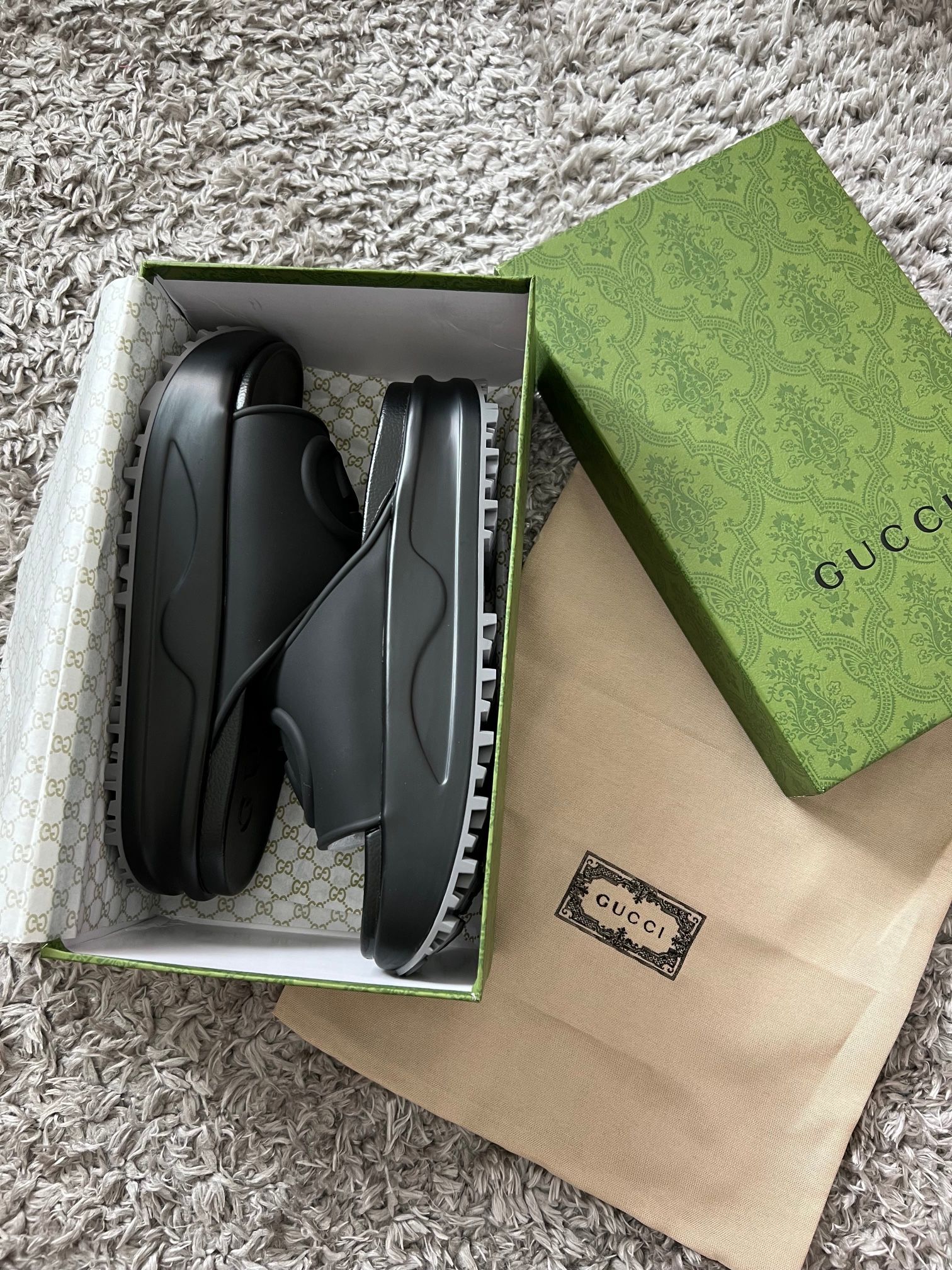 Gucci slides size 9us 43eur