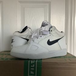 Mens Sz 10.5 Used VINTAGE 1992 NIKE AIR SABRE FLIGHT LOW white/black 130003 102 00 *Located In Agoura Hills (Read Description Below)