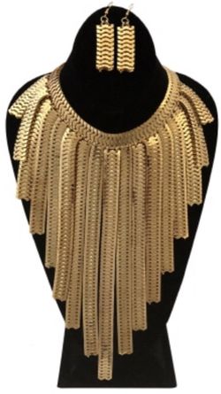 Gold or silver tassel earring Chunky necklace set! Brand new! Awesome statement piece!