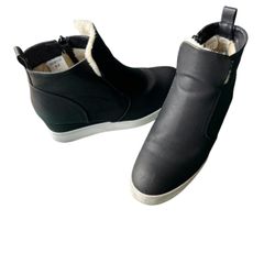 Size 8 Women’s Wedge Sneakers 