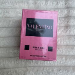 Valentino Born In Roma Intense 3.4 Fl. Oz. 