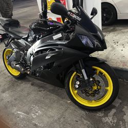 Yamaha R6 Título Limpio En Mano 