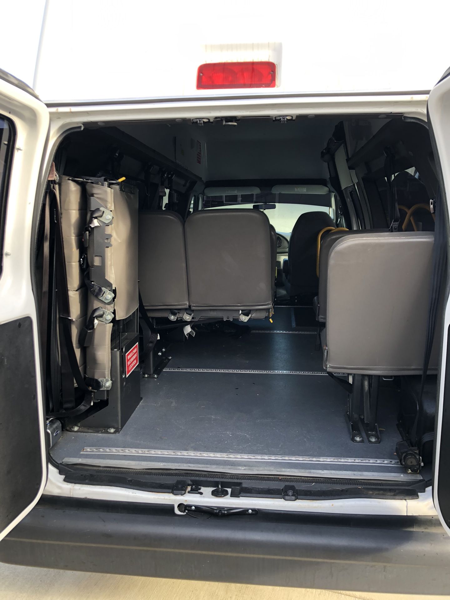 2012 Ford E-350