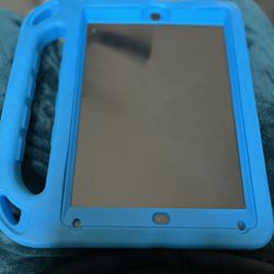 iPad 6 Space Grey 32gb With Case