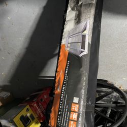 Screen room and Table