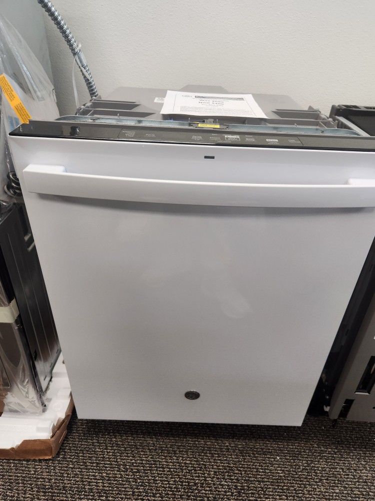 24 in. Built-ln Tall Tub Top Control White Dishwasher w/Sanitize, Dry Boost, 52 dBA