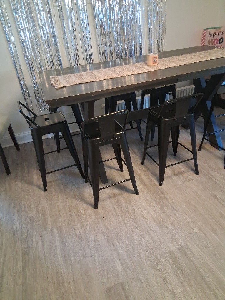 Like Brand New Table Kitchen . With 6 Chair