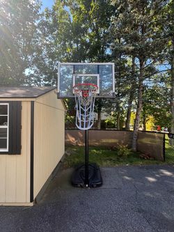 Basketball hoop