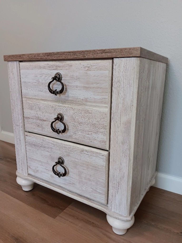 Ashley Furniture Dresser Willowton Dressing Chest Tall Armoire Bedroom Set for Sale in Mesa