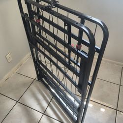 Folding Bed / Cama Plegable / Portatil