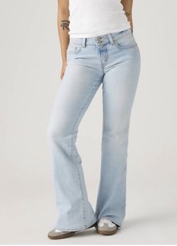Levi’s Superlow Flare Women’s Jeans Size 28/ US 6-8