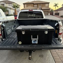 Plastic heavy duty tool box on wheels / carry tool box / 31x17x14 / Sterilite storage container 