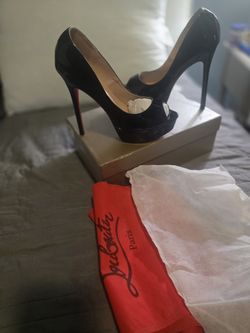 L.V Red Bortom