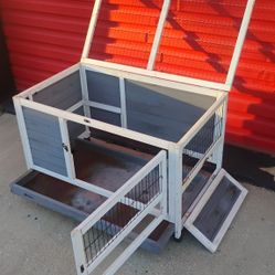 Big Cage Tons Of Accessories 