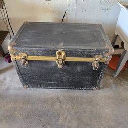 WWII Army Trunk.  MAKE OFFER