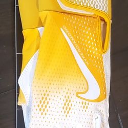 NIKE SOFTBALL GLOVES WOMEN LARGE NEW