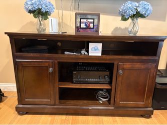 Furniture solid wood entertainment center