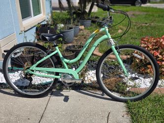 🌸 Huffy Parkside 7‑Speed Women’s Cruiser – 17" Frame – 27.5" Wheels – Like New – $80