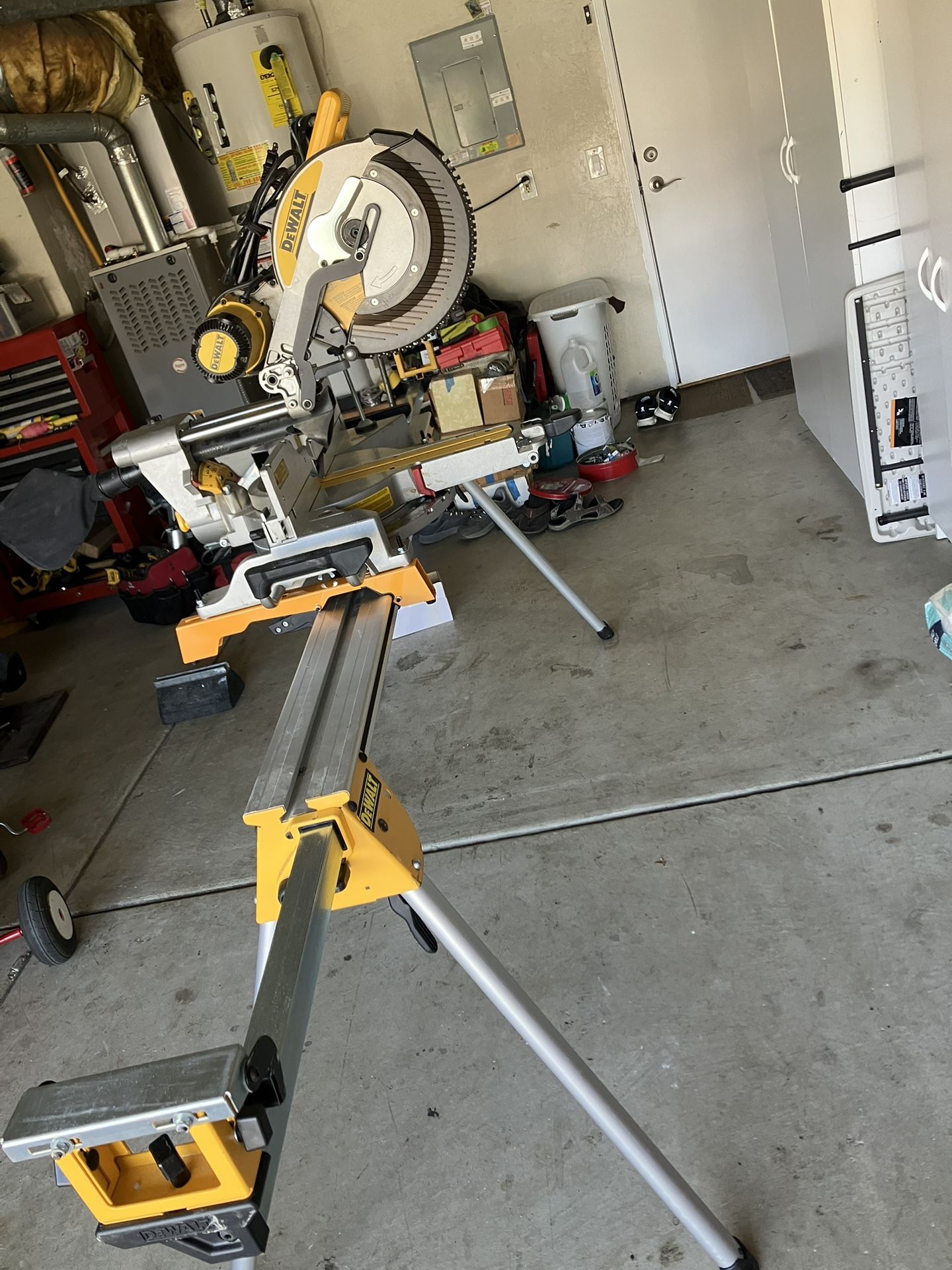 Dewalt 12 Inch Sliding Miter Saw Double Bevel With Stand.