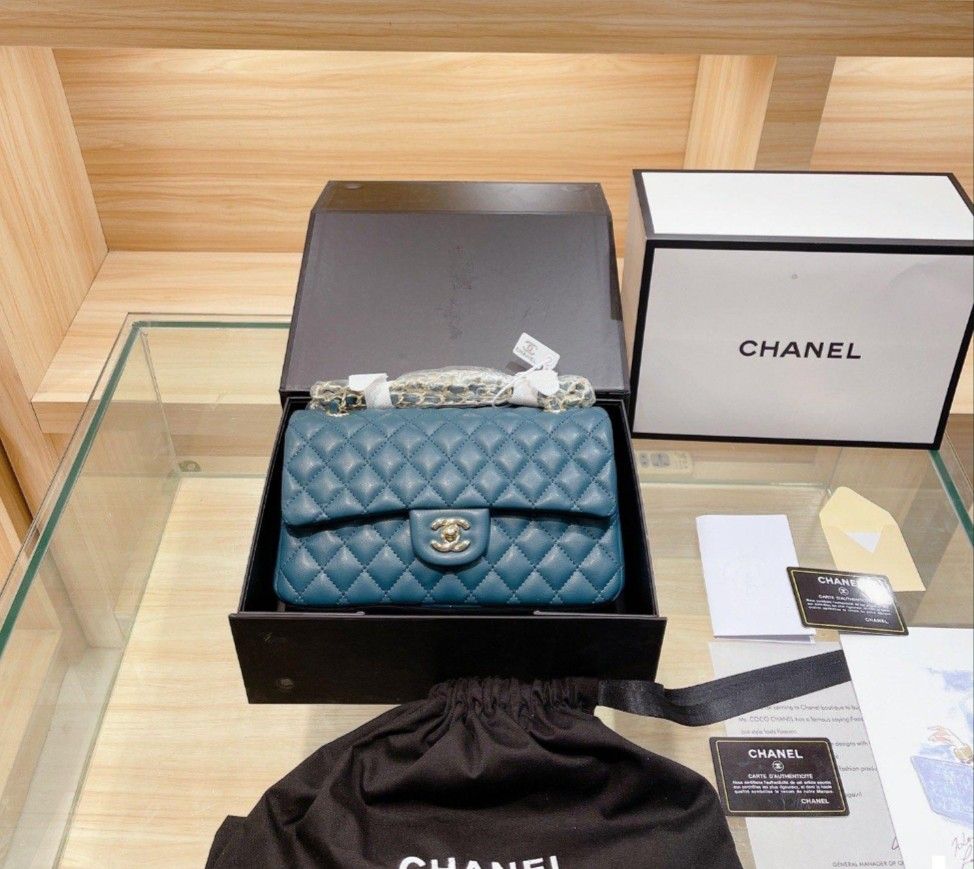 50%discount off blue chanel shoulder bag