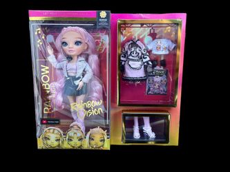 2022 RAINBOW HIGH sale RAINBOW VISION ROYAL THREE SEMI FINALIST MINNIE CHOI DOLL