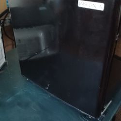 Black Mini 1.7cu Ft  Refrig