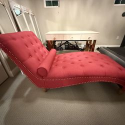 🔥 Elegant Tufted Pink Chaise Lounge – Statement Piece! 🔥