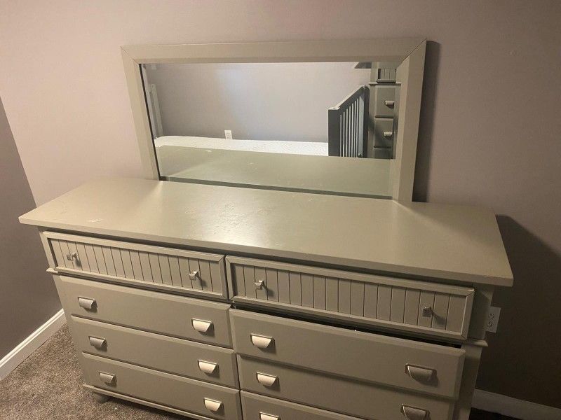 Dresser 