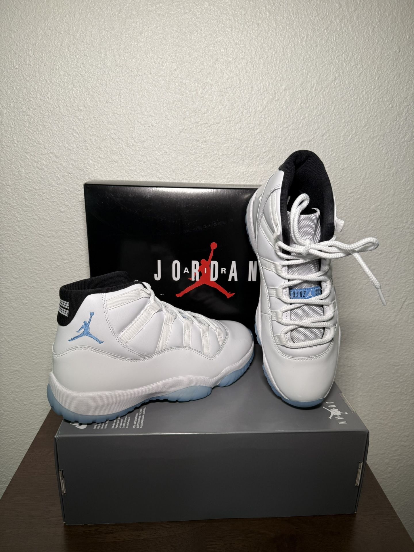 Jordan 11 “legend Blue/Columbia. 2024
