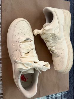 Women’s Nike air, tennis shoes, size 7