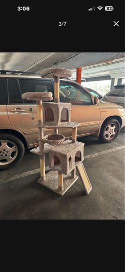 Large cat tower