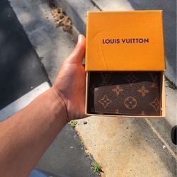 Louis Vuitton Wallet for Sale in San Diego, CA - OfferUp