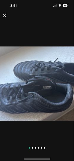 New New Girls Adidas New Soccer Shoes Size Us 22 Only