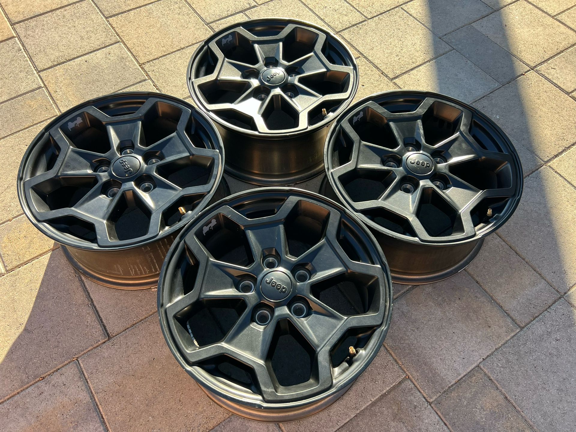 17” Jeep Gladiator Rubicon Altitude Factory Wheels Wrangler Rubicon for