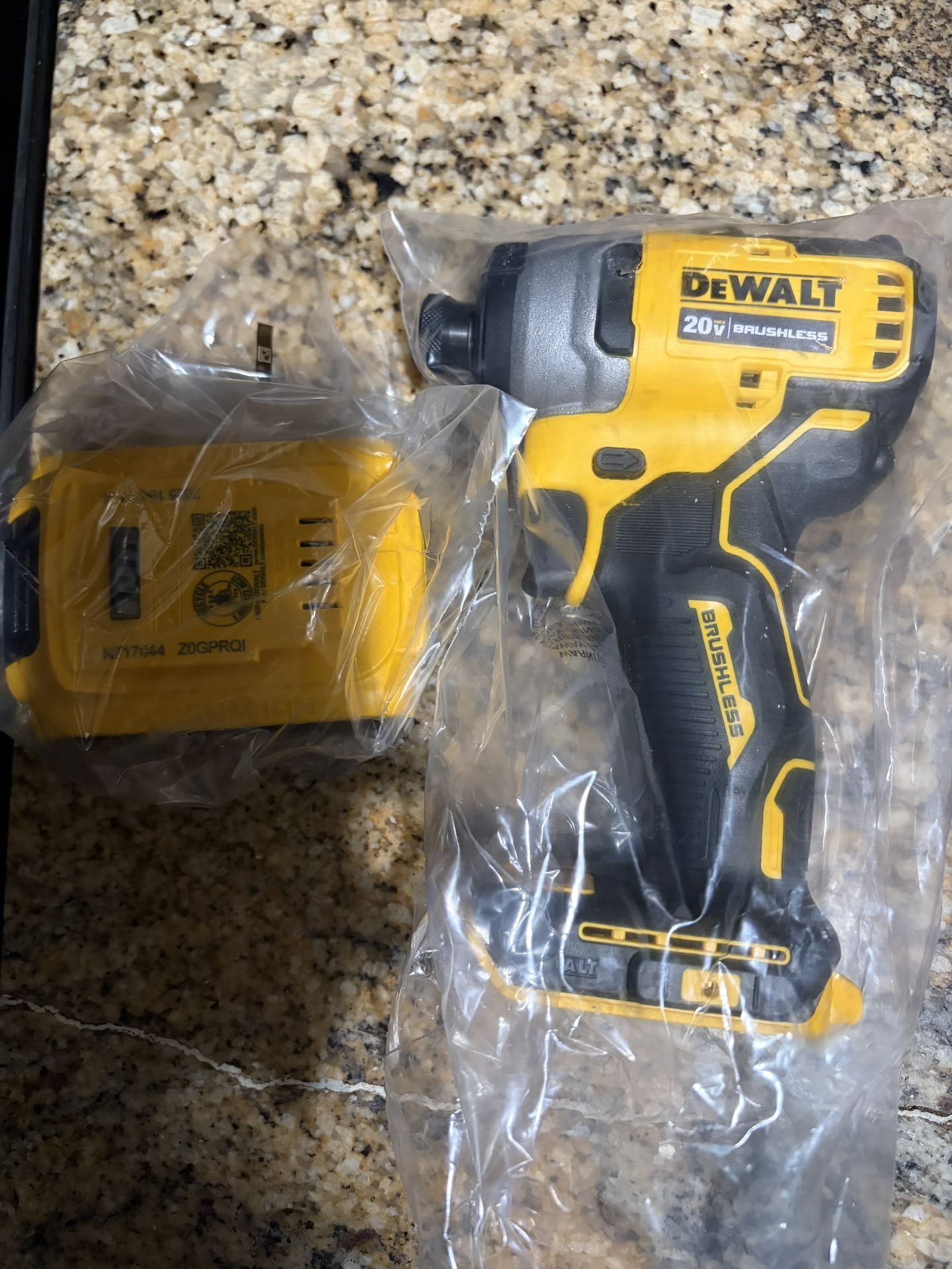 Dewalt 20v Brushless Impact Driver/drill With 2.0 Battery