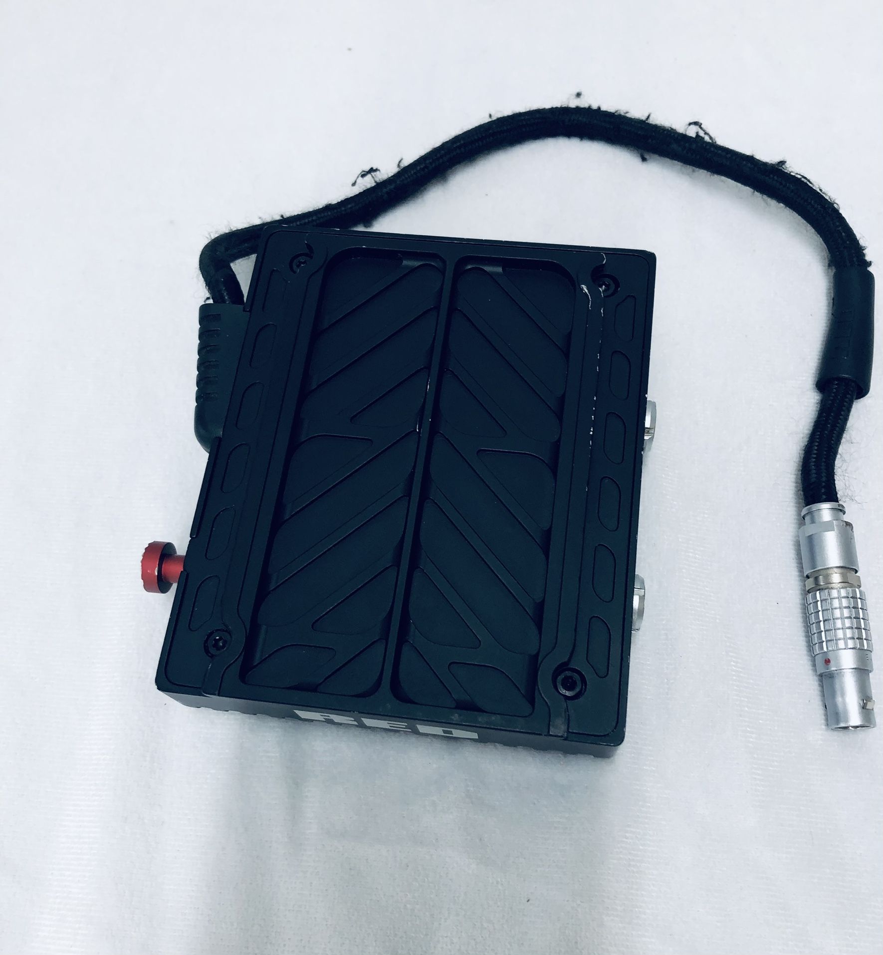 Red Digital Cinema Backpack Quickplate W/2 Pin AUX Ports, V Mount Battery