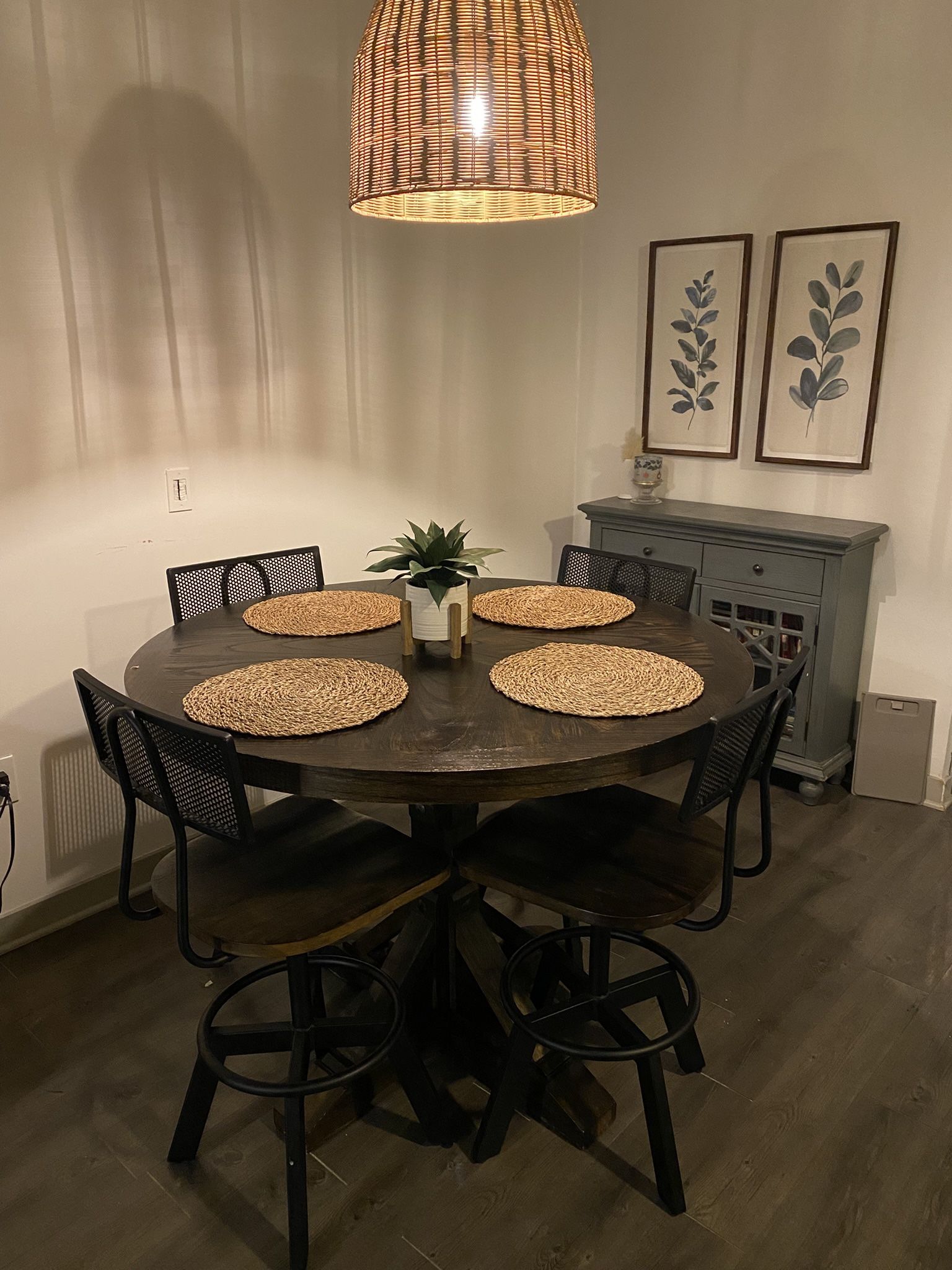 Round Dining Table (4 Seats)