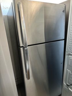 Ge Fridge Wide28 Height 64