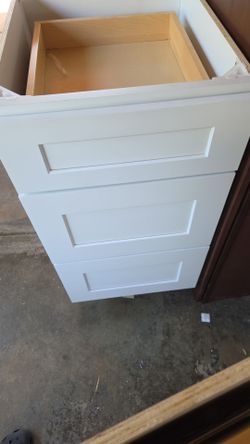 White Shaker 3-Drawer Base Cabinet